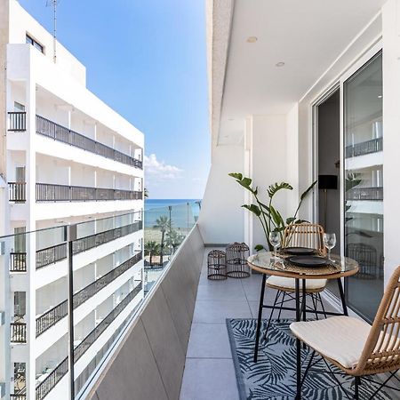 Beach Daze 1-Br Apt By Finikoudes Beach لارنكا المظهر الخارجي الصورة