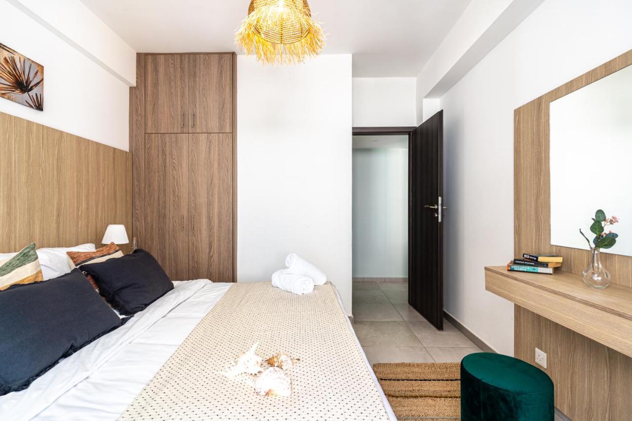 Beach Daze 1-Br Apt By Finikoudes Beach لارنكا المظهر الخارجي الصورة