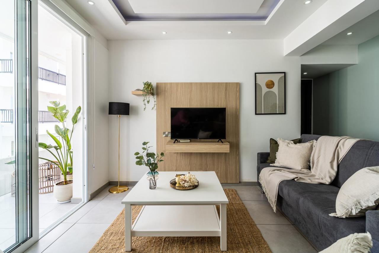 Beach Daze 1-Br Apt By Finikoudes Beach لارنكا المظهر الخارجي الصورة